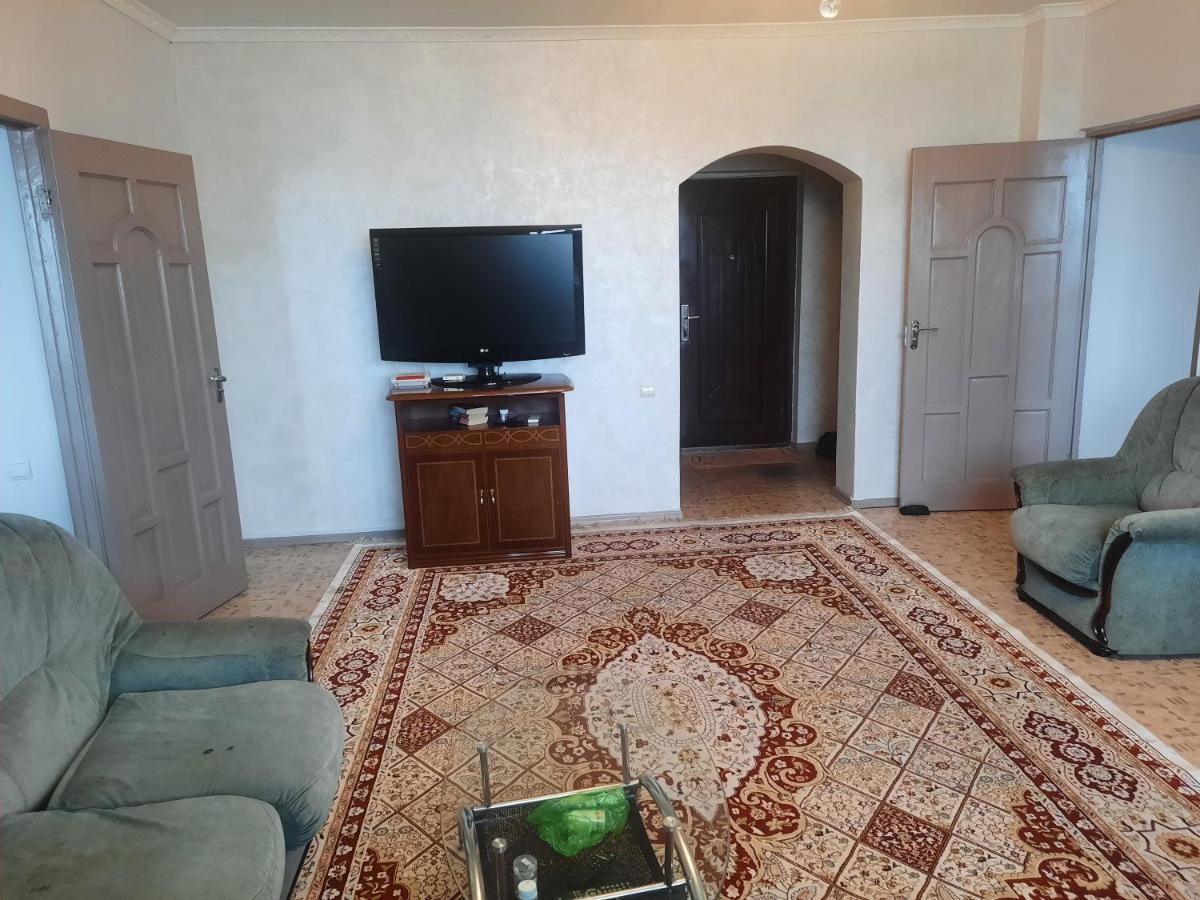 Apartment Shevchenko Panfilova アルマトイ エクステリア 写真
